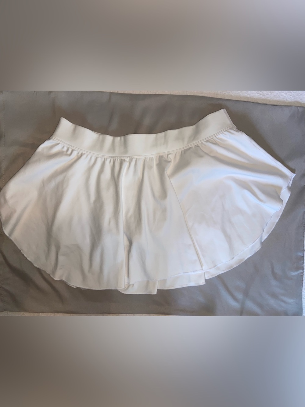 Under Armour Women's White Tennis Skort size L